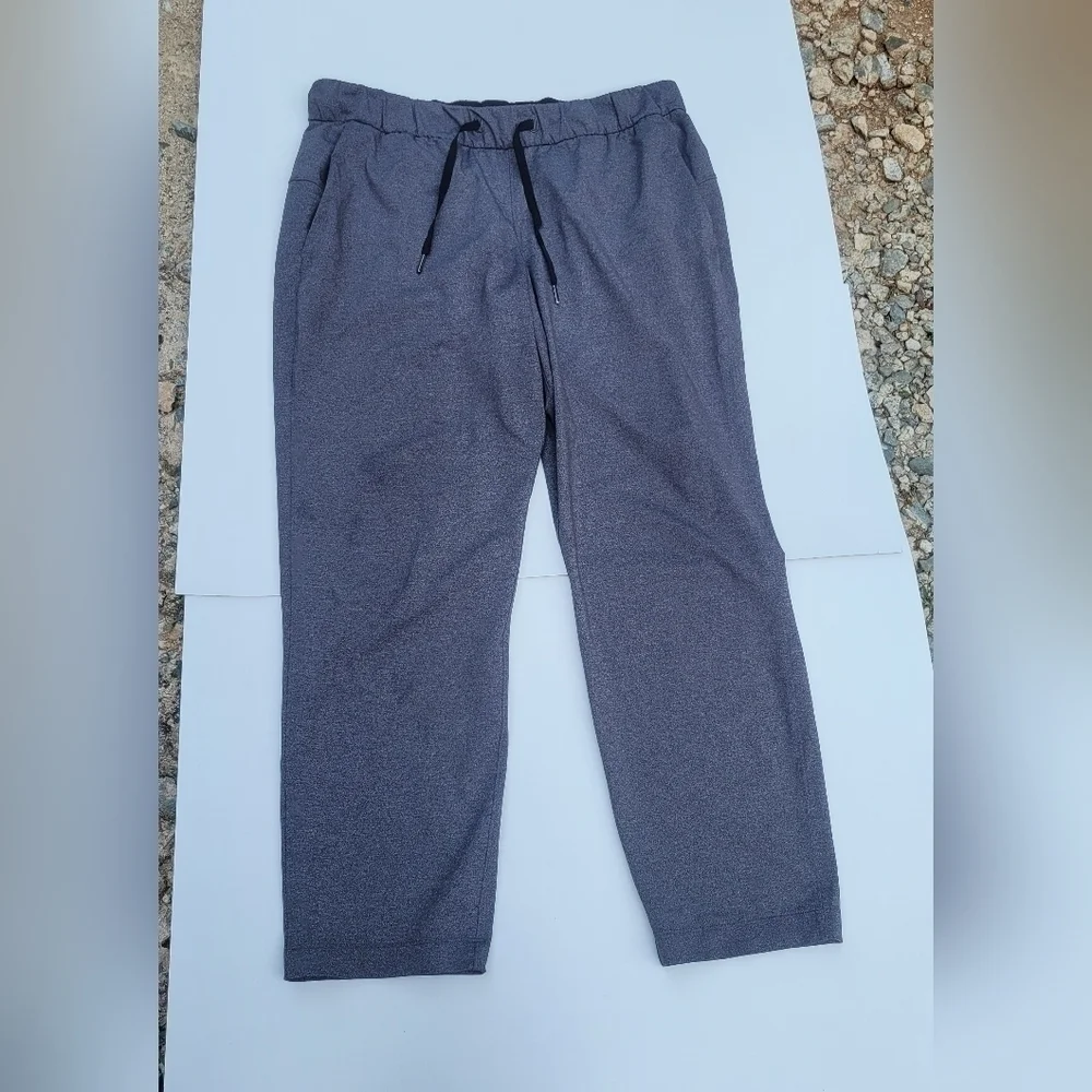Lululemon athletica On the fly pant size 12.